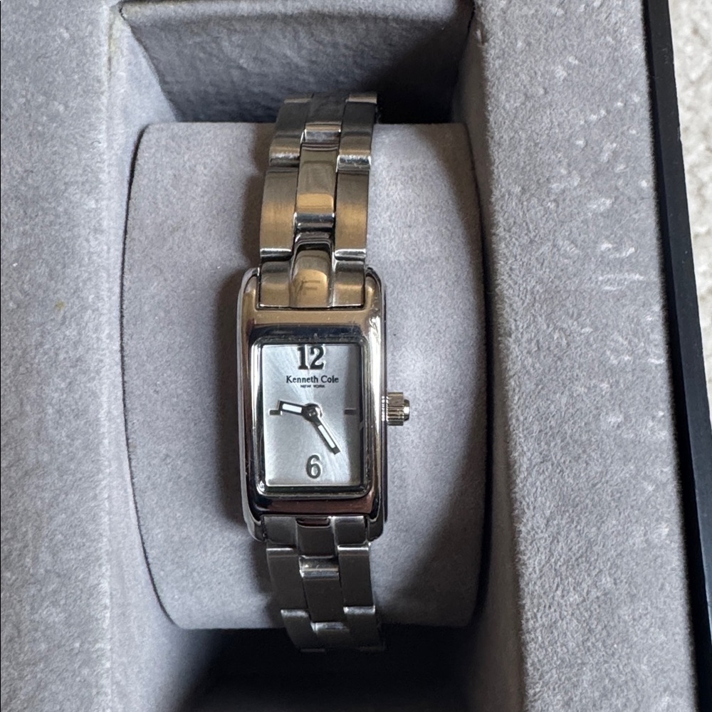Vintage Kenneth Cole Black and Silver Watch - Picture 2 of 6